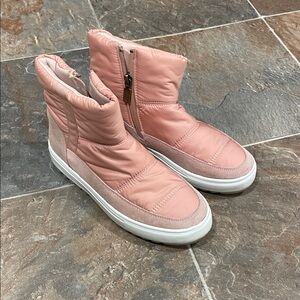 Blondo Women's Pink Quilted Boots